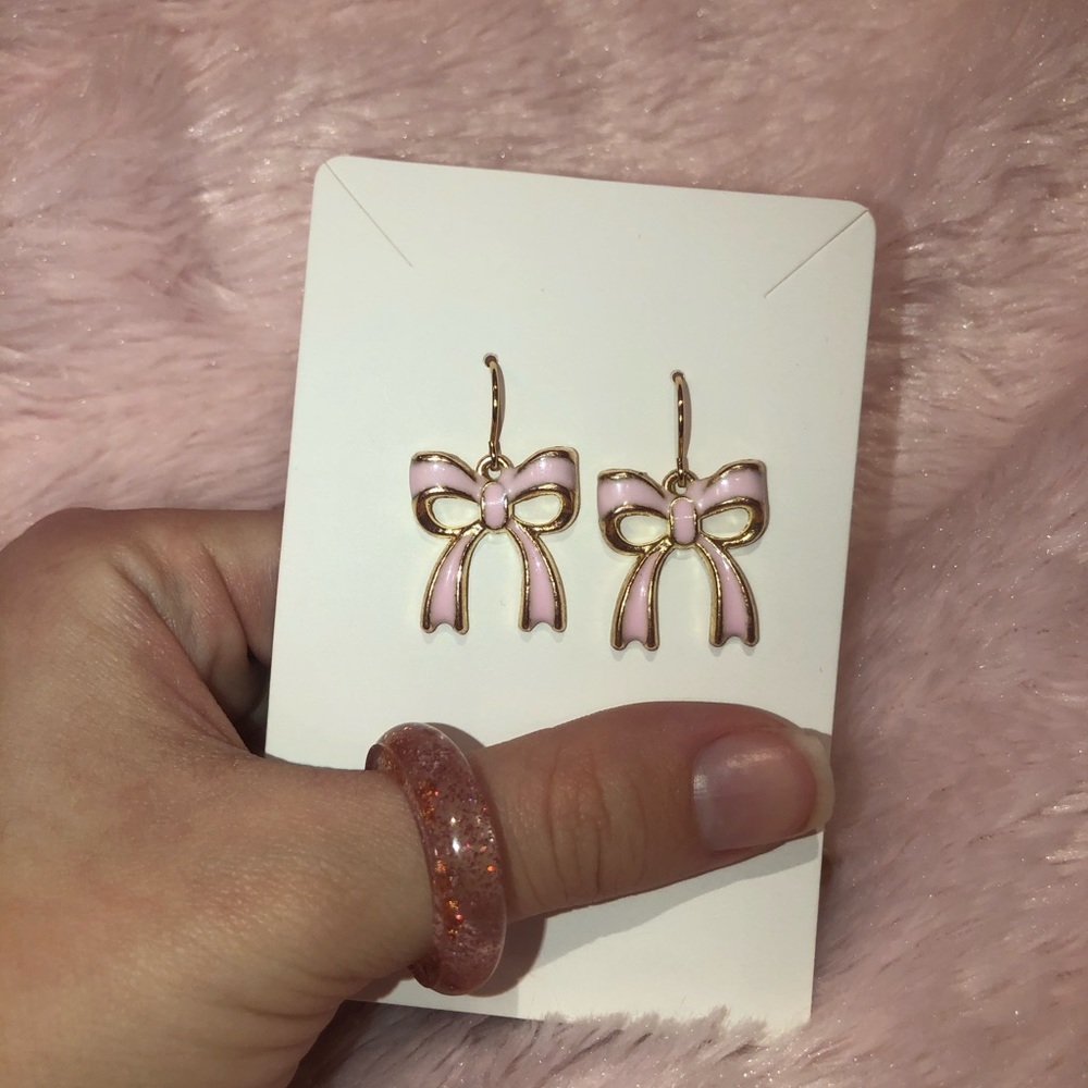 Pink bow tie earrings (Brand new)